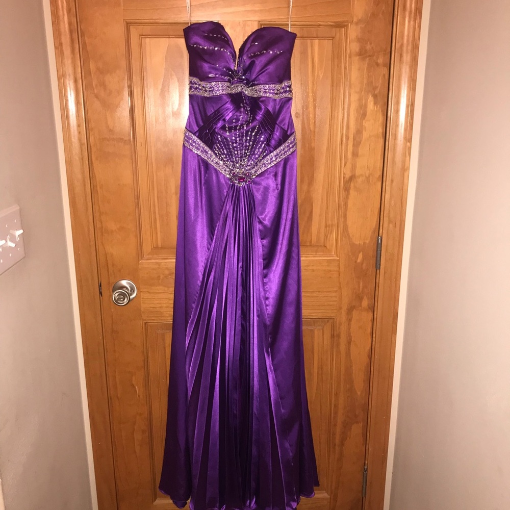 Purple evening/prom dress